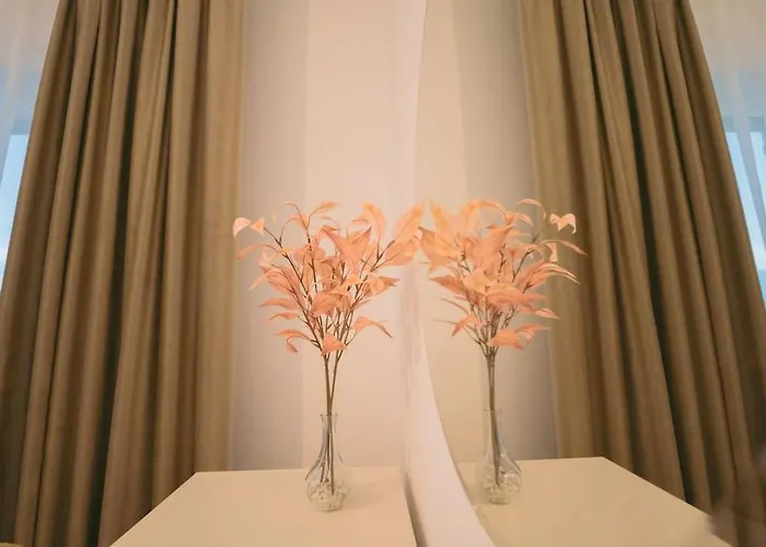 House By The 6 Апартаменти *