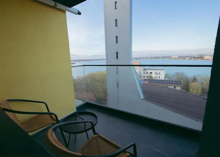 House By The 6 Апартаменти *